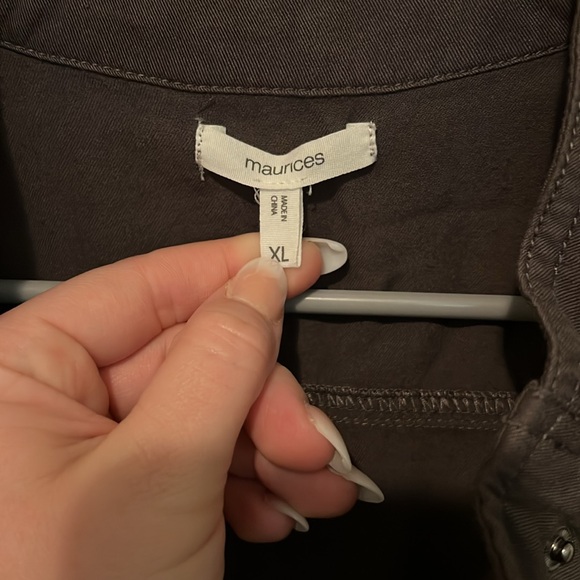 Maurice’s Vest - Picture 4 of 5